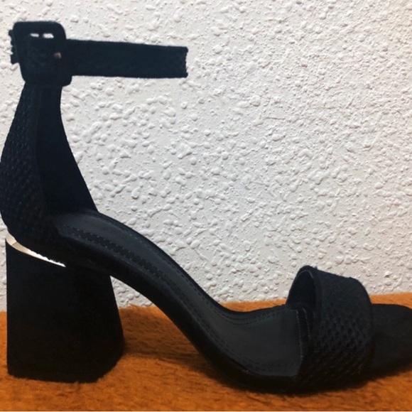 Block Heels - Picture 1 of 2